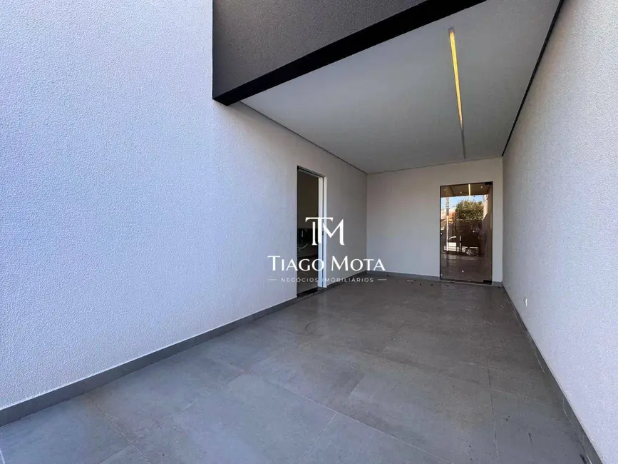 Casa com 3 quartos à venda, 140m2 em Residencial José B Almeida, Londrina - PR - imagem 4 Foto 4 de Casa com 3 quartos à venda, 140m2 em Residencial José B Almeida, Londrina - PR