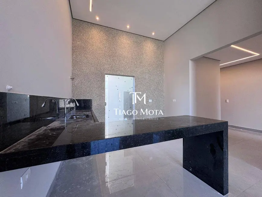 Casa com 3 quartos à venda, 140m2 em Residencial José B Almeida, Londrina - PR - imagem 8 Foto 8 de Casa com 3 quartos à venda, 140m2 em Residencial José B Almeida, Londrina - PR