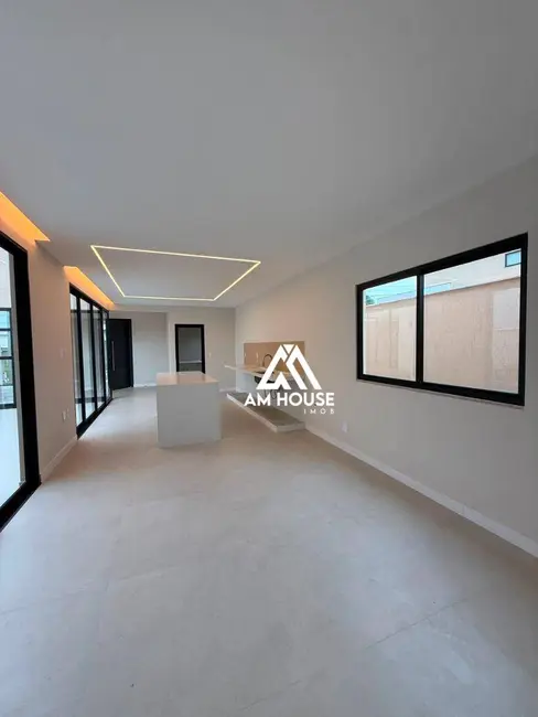 Casa de Condomínio com 3 quartos à venda, 360m2 em Nova São Pedro, Sao Pedro Da Aldeia - RJ - imagem 8 Foto 8 de Casa de Condomínio com 3 quartos à venda, 360m2 em Nova São Pedro, Sao Pedro Da Aldeia - RJ