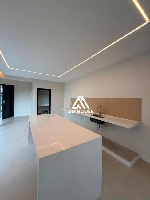 Casa de Condomínio com 3 quartos à venda, 360m2 em Nova São Pedro, Sao Pedro Da Aldeia - RJ - imagem 7 Foto 7 de Casa de Condomínio com 3 quartos à venda, 360m2 em Nova São Pedro, Sao Pedro Da Aldeia - RJ