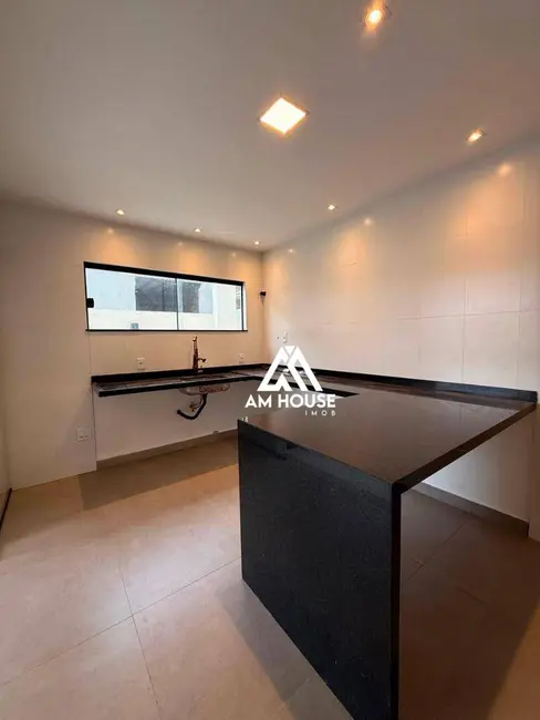 Casa de Condomínio com 3 quartos à venda, 192m2 em Nova São Pedro, Sao Pedro Da Aldeia - RJ - imagem 5 Foto 5 de Casa de Condomínio com 3 quartos à venda, 192m2 em Nova São Pedro, Sao Pedro Da Aldeia - RJ