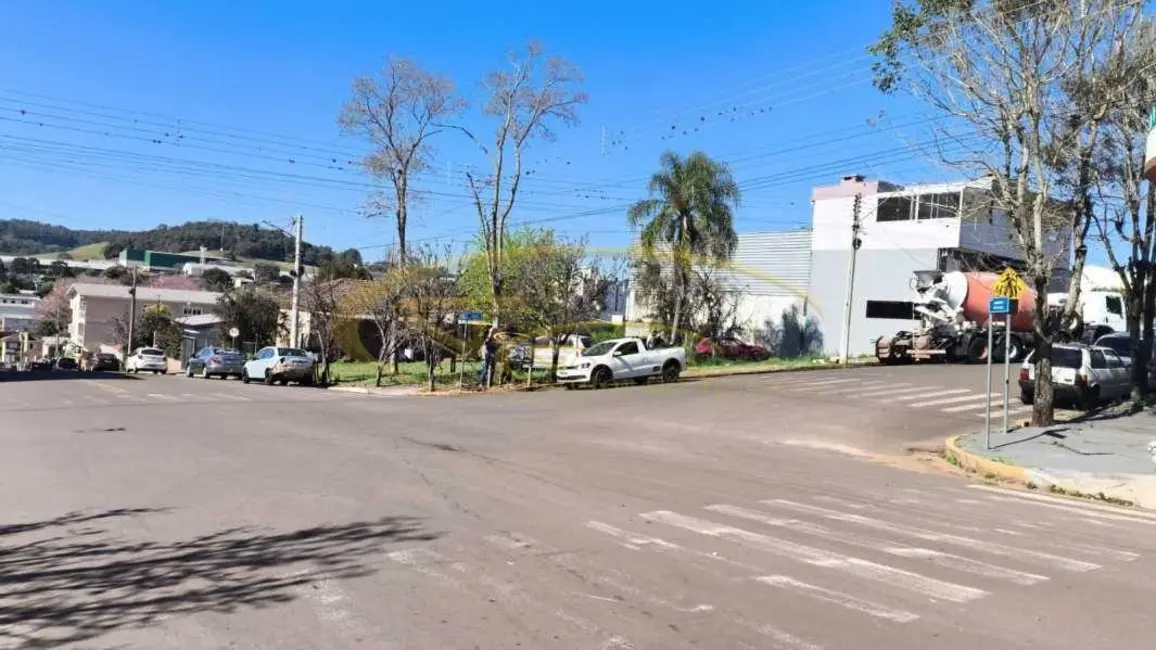 Foto 2 de Terreno / Lote à venda, 675m2 em Centro, Sarandi - RS