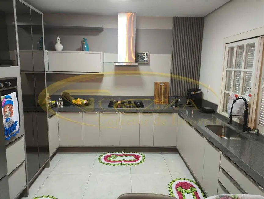Foto 5 de Casa com 3 quartos à venda, 300m2 em Sarandi - RS