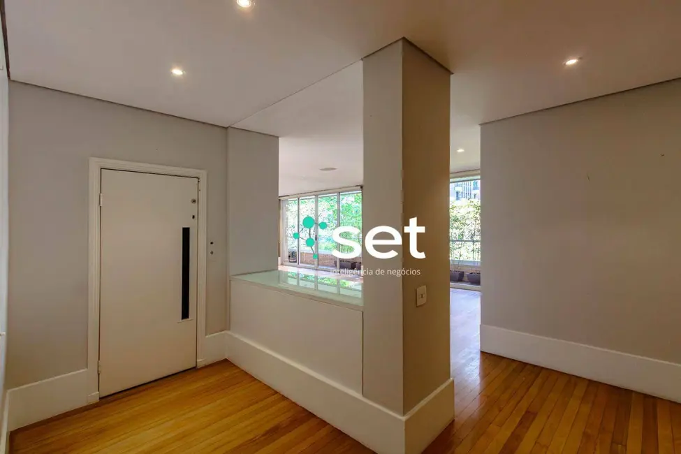 Foto 9 de Apartamento com 2 quartos à venda, 240m2 em Vila Nova Conceição, São Paulo - SP