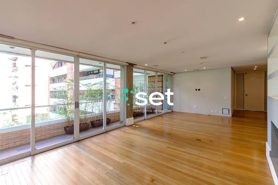 Foto 2 de Apartamento com 2 quartos à venda, 240m2 em Vila Nova Conceição, São Paulo - SP