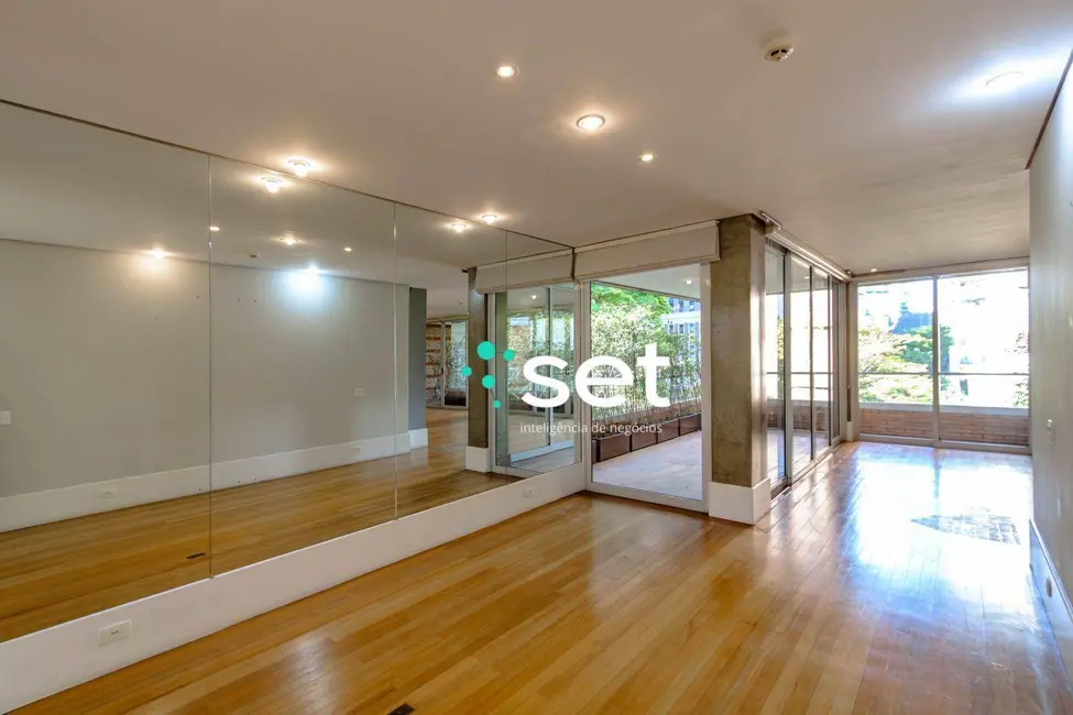 Foto 5 de Apartamento com 2 quartos à venda, 240m2 em Vila Nova Conceição, São Paulo - SP