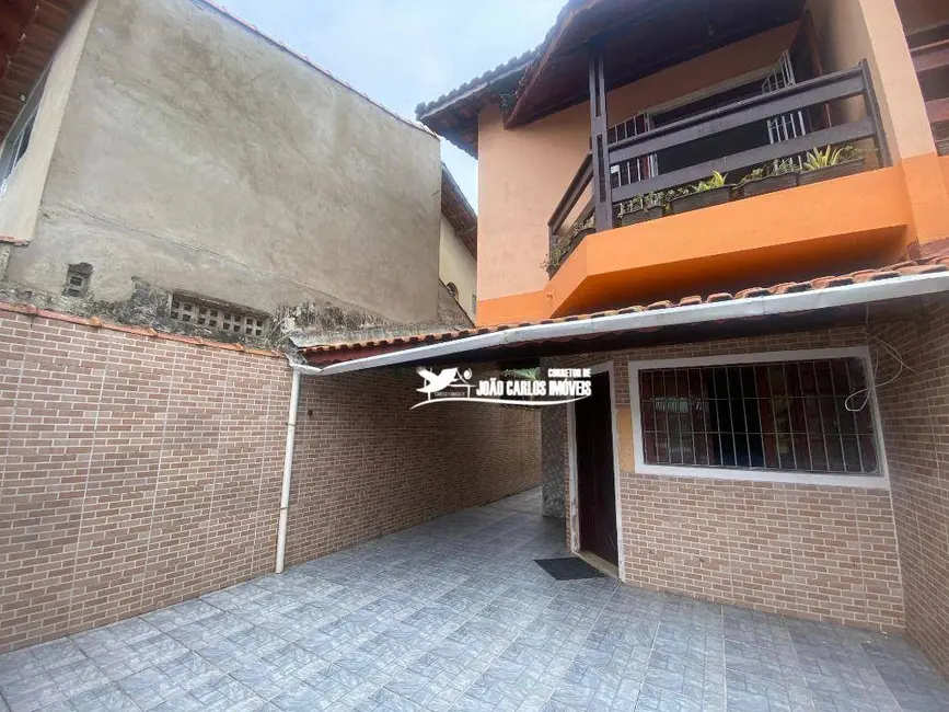 Sobrado com 4 quartos à venda, 126m2 em Itanhaem - SP - imagem 3 Foto 3 de Sobrado com 4 quartos à venda, 126m2 em Itanhaem - SP