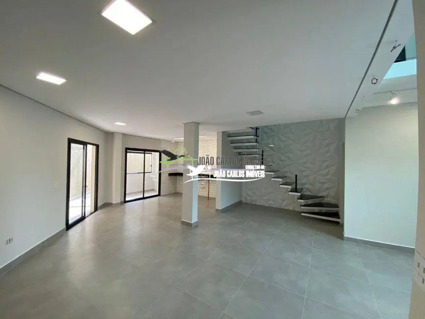 Foto 2 de Sobrado com 3 quartos à venda, 150m2 em Itanhaem - SP