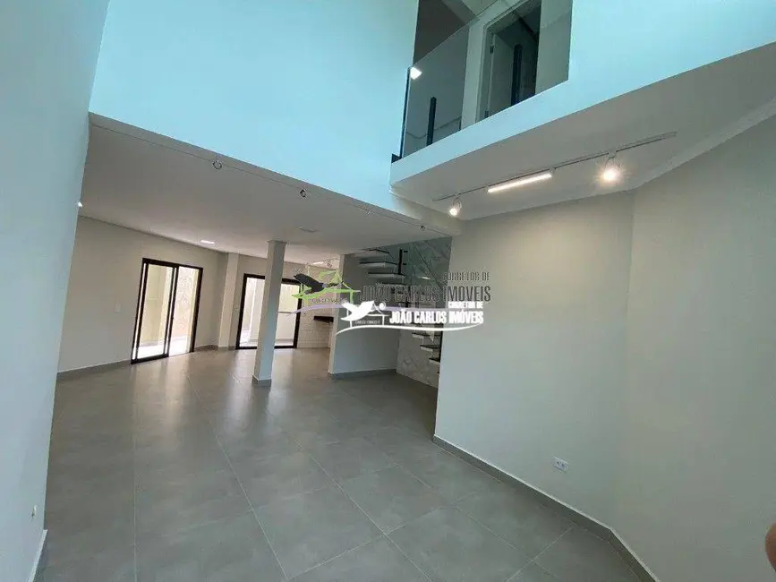 Foto 8 de Sobrado com 3 quartos à venda, 150m2 em Itanhaem - SP