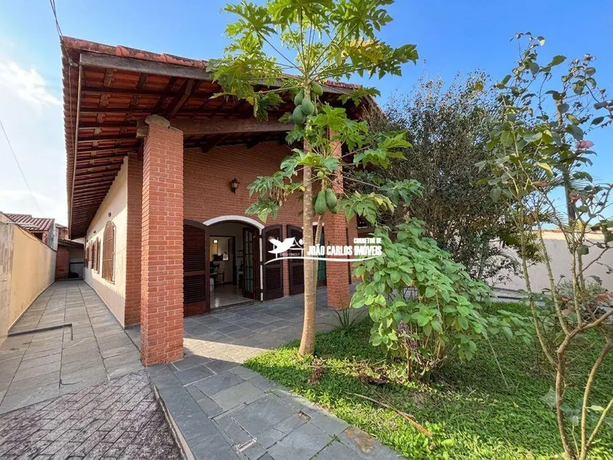 Casa com 5 quartos à venda, 564m2 em Itanhaem - SP - imagem 4 Foto 4 de Casa com 5 quartos à venda, 564m2 em Itanhaem - SP