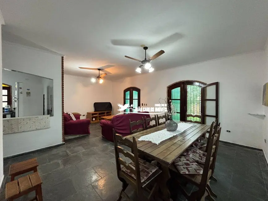 Casa com 5 quartos à venda, 564m2 em Itanhaem - SP - imagem 8 Foto 8 de Casa com 5 quartos à venda, 564m2 em Itanhaem - SP