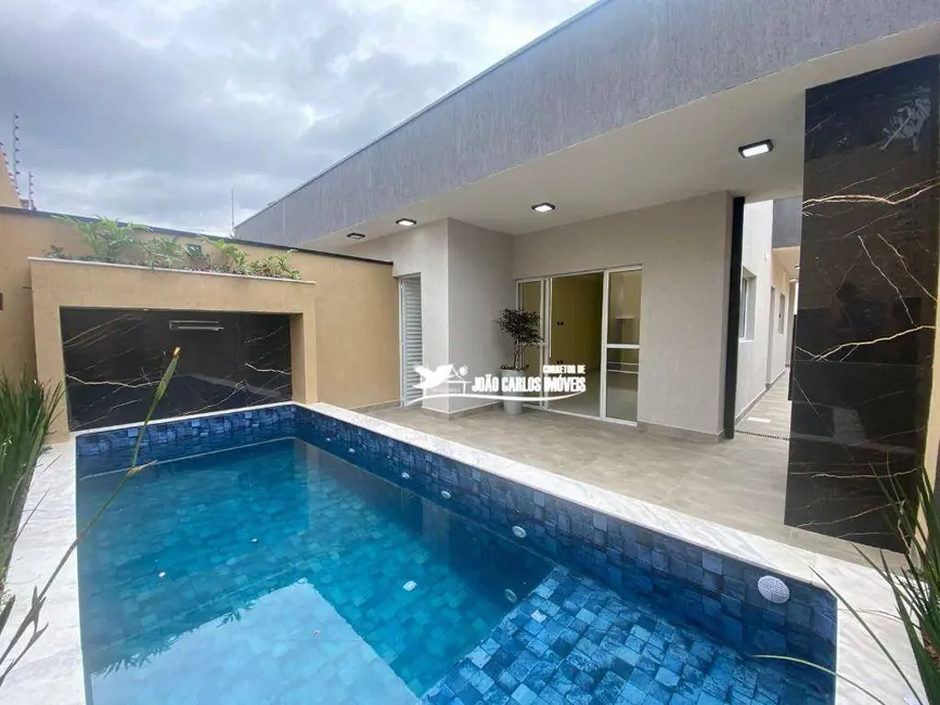 Foto 1 de Casa com 2 quartos à venda, 125m2 em Itanhaem - SP