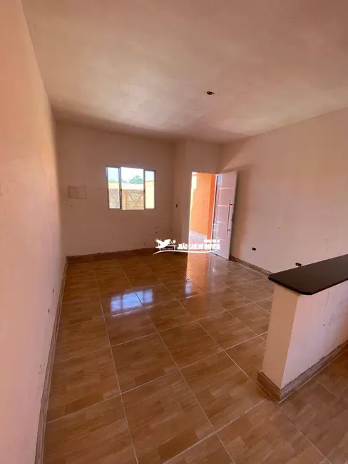 Foto 2 de Casa com 2 quartos à venda, 62m2 em Itanhaem - SP