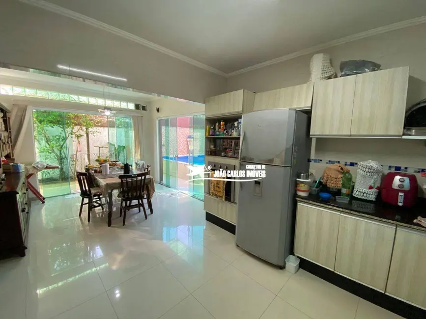 Sobrado com 4 quartos à venda, 250m2 em Itanhaem - SP - imagem 9 Foto 9 de Sobrado com 4 quartos à venda, 250m2 em Itanhaem - SP
