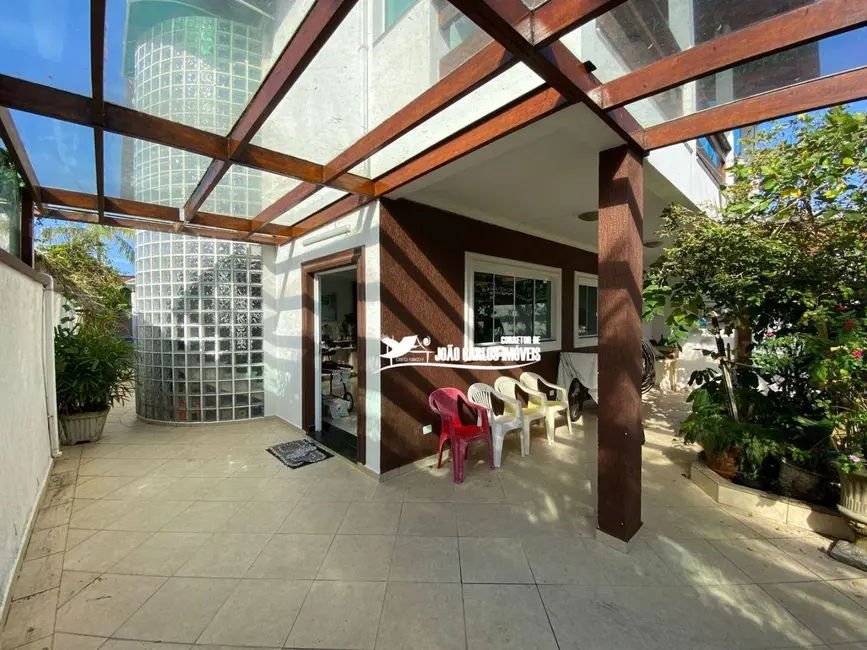 Sobrado com 4 quartos à venda, 250m2 em Itanhaem - SP - imagem 6 Foto 6 de Sobrado com 4 quartos à venda, 250m2 em Itanhaem - SP
