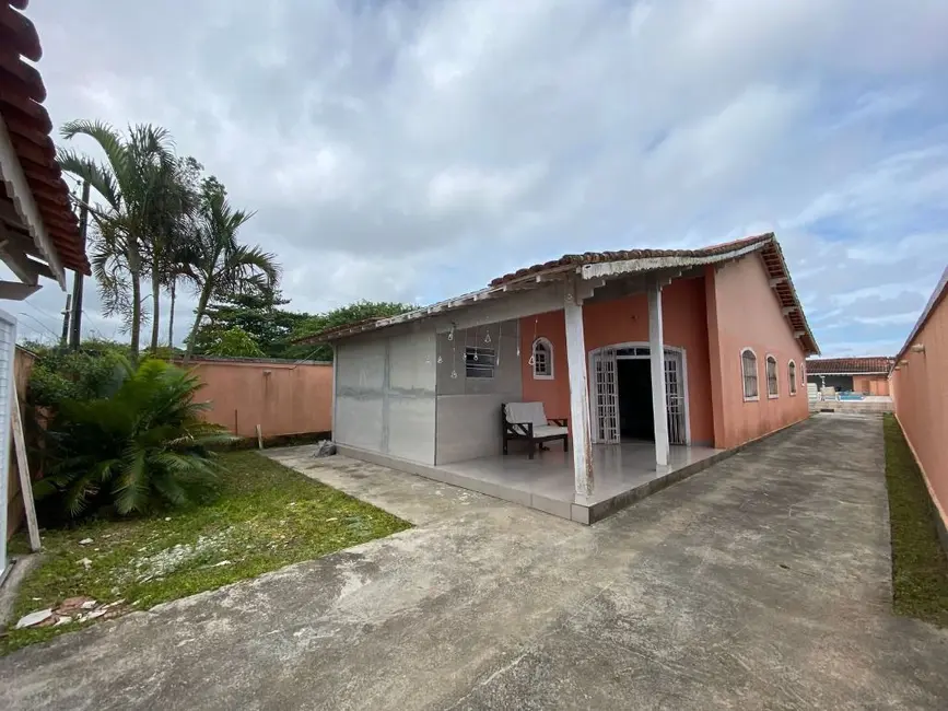 Casa com 4 quartos à venda e para alugar, 600m2 em Itanhaem - SP - imagem 6 Foto 6 de Casa com 4 quartos à venda e para alugar, 600m2 em Itanhaem - SP