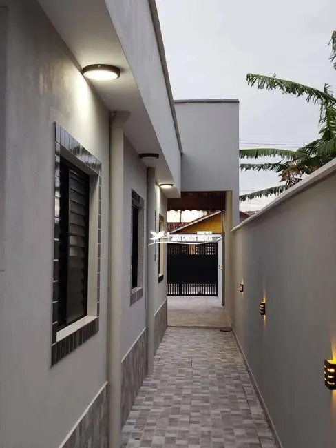 Foto 8 de Casa com 2 quartos à venda, 137m2 em Itanhaem - SP