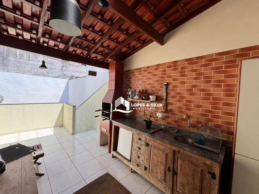 Sobrado com 2 quartos à venda, 120m2 em Jardim Iracema, São Paulo - SP - imagem 2 Foto 2 de Sobrado com 2 quartos à venda, 120m2 em Jardim Iracema, São Paulo - SP
