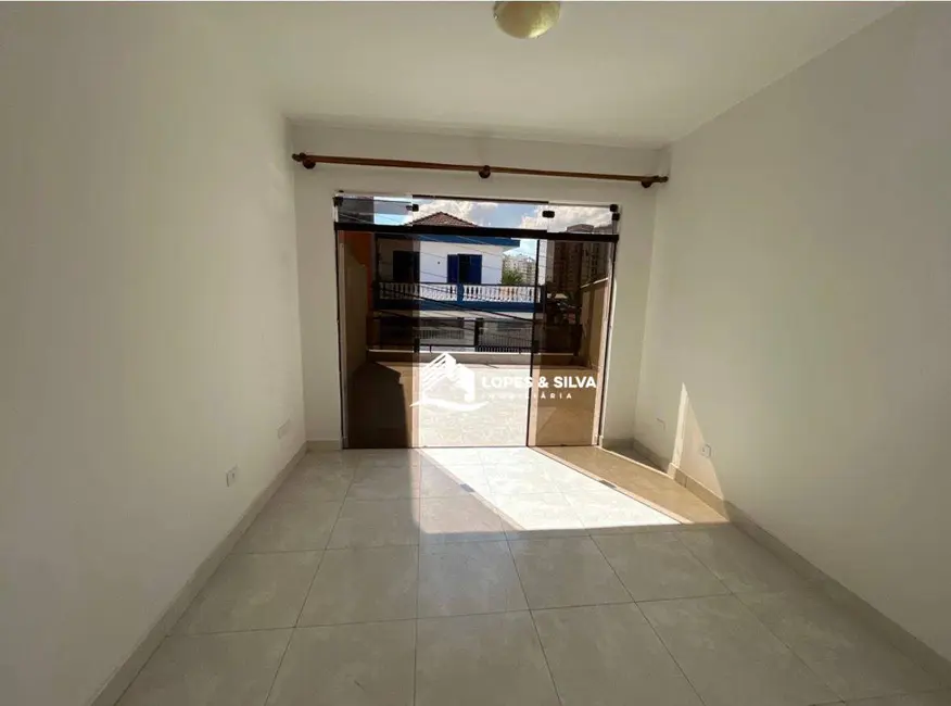 Foto 3 de Sobrado com 3 quartos para alugar, 150m2 em Jardim Taboão, São Paulo - SP