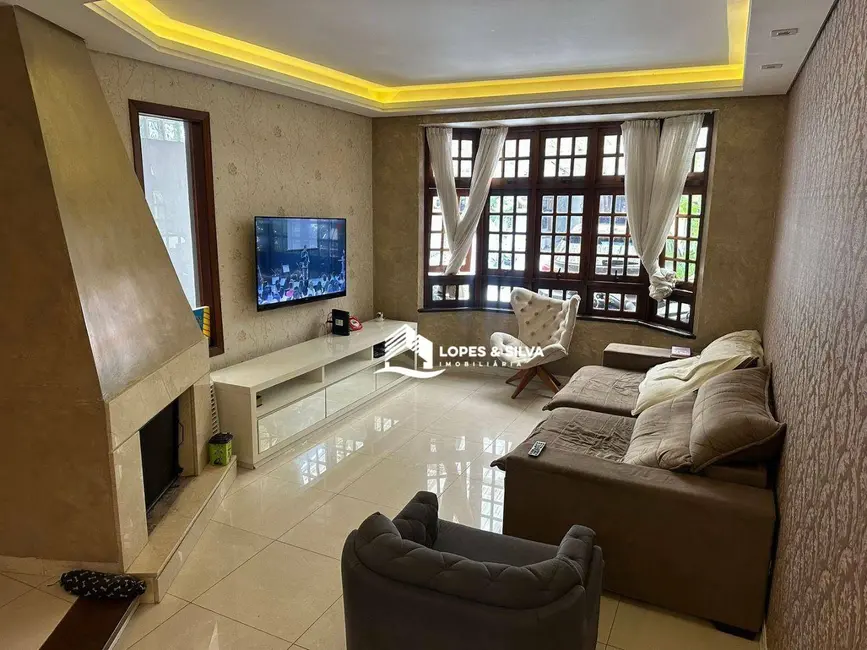 Sobrado com 3 quartos à venda, 260m2 em Chácara Nossa Senhora do Bom Conselho, São Paulo - SP - imagem 2 Foto 2 de Sobrado com 3 quartos à venda, 260m2 em Chácara Nossa Senhora do Bom Conselho, São Paulo - SP
