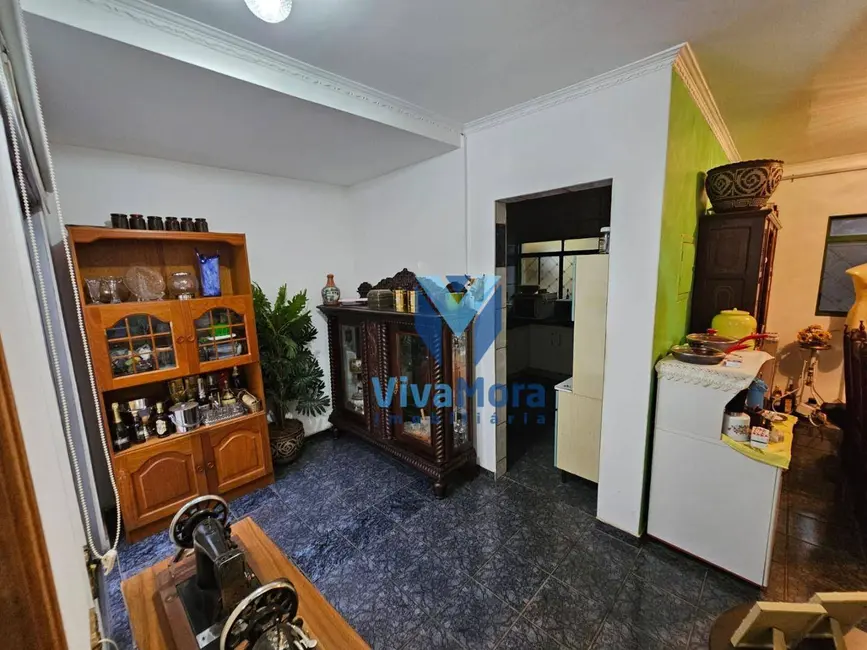 Sobrado com 3 quartos à venda, 200m2 em Jardim Santo Antônio, Sao Jose Do Rio Preto - SP - imagem 5 Foto 5 de Sobrado com 3 quartos à venda, 200m2 em Jardim Santo Antônio, Sao Jose Do Rio Preto - SP