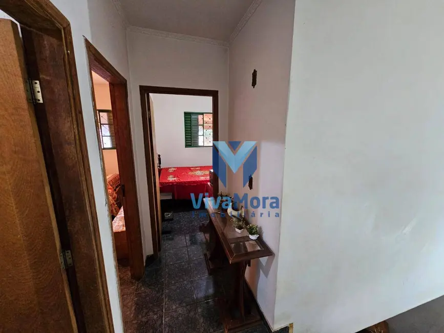 Sobrado com 3 quartos à venda, 200m2 em Jardim Santo Antônio, Sao Jose Do Rio Preto - SP - imagem 9 Foto 9 de Sobrado com 3 quartos à venda, 200m2 em Jardim Santo Antônio, Sao Jose Do Rio Preto - SP