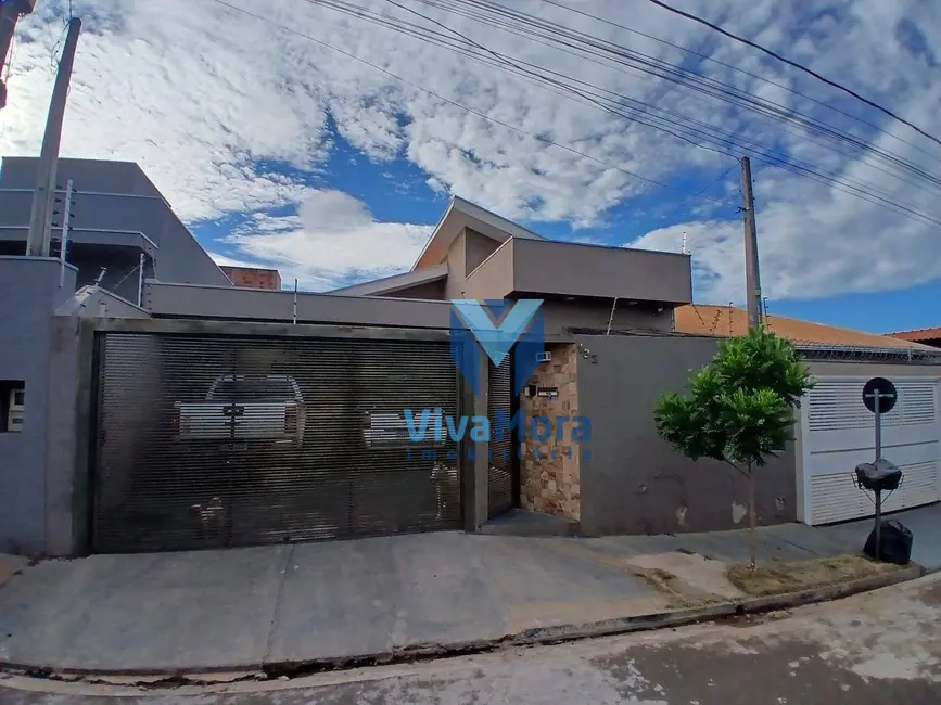 Casa com 3 quartos à venda, 200m2 em Sao Jose Do Rio Preto - SP - imagem 1 Foto 1 de Casa com 3 quartos à venda, 200m2 em Sao Jose Do Rio Preto - SP
