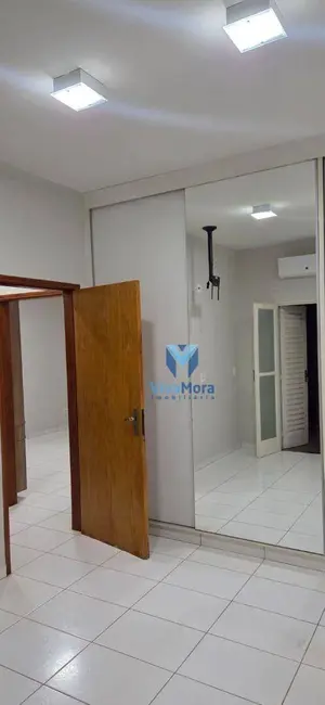 Casa com 3 quartos à venda, 213m2 em Parque das Amoras, Sao Jose Do Rio Preto - SP - imagem 4 Foto 4 de Casa com 3 quartos à venda, 213m2 em Parque das Amoras, Sao Jose Do Rio Preto - SP