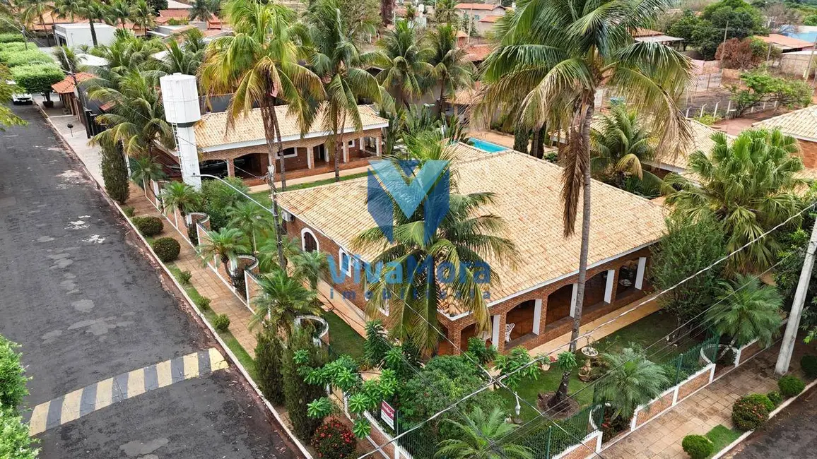 Foto 1 de Sítio / Rancho com 5 quartos à venda, 1050m2 em Fronteira - MG