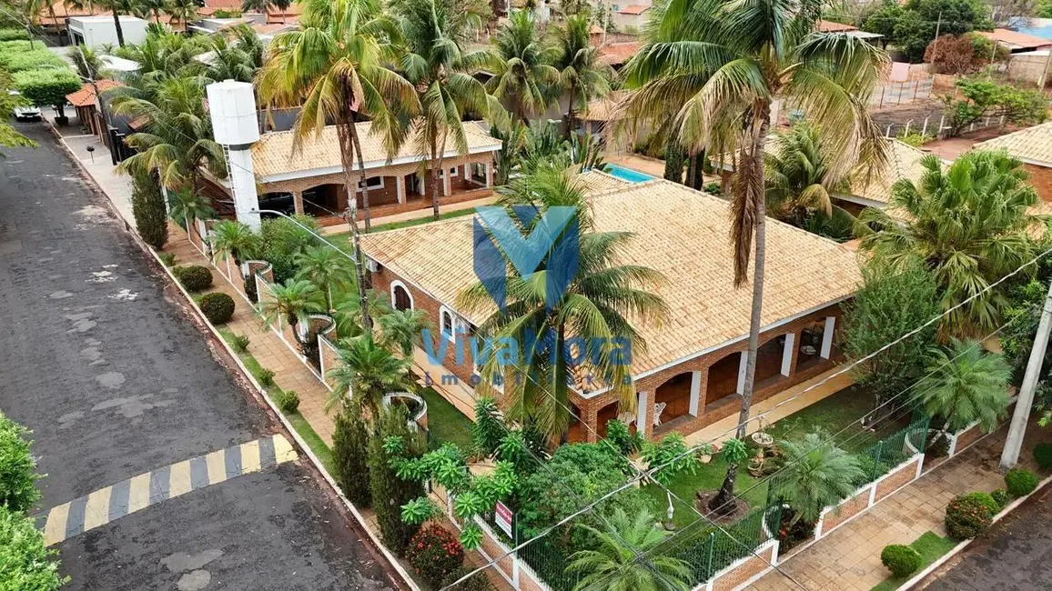 Foto 5 de Sítio / Rancho com 5 quartos à venda, 1050m2 em Fronteira - MG