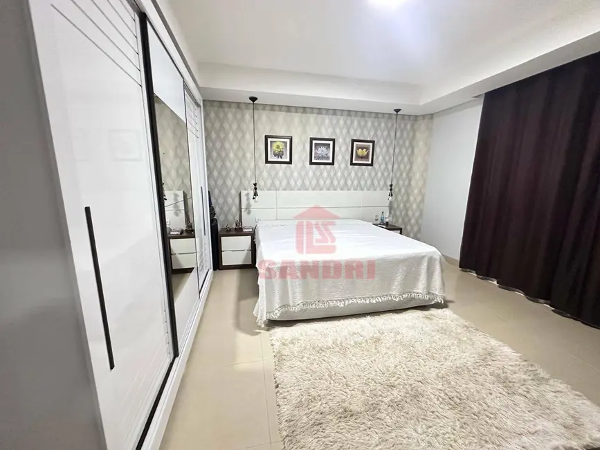 Casa com 5 quartos à venda, 450m2 em Centro, Porto Rico - PR - imagem 9 Foto 9 de Casa com 5 quartos à venda, 450m2 em Centro, Porto Rico - PR