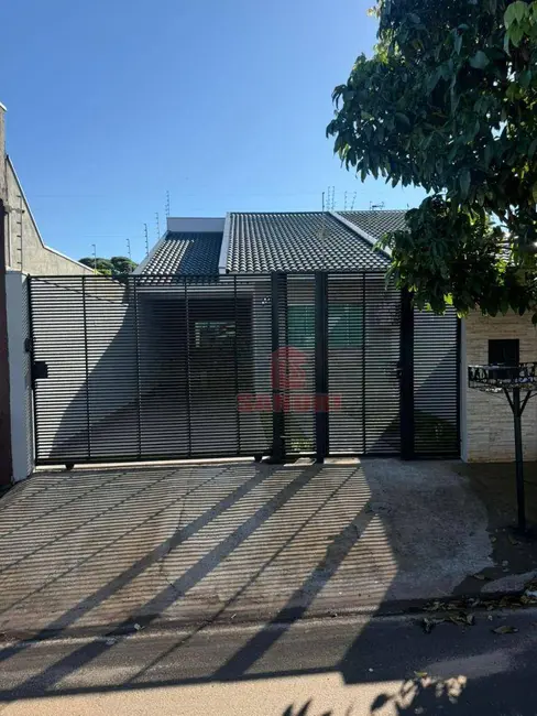 Casa com 3 quartos à venda, 150m2 em Jardim Panorama, Sarandi - PR - imagem 3 Foto 3 de Casa com 3 quartos à venda, 150m2 em Jardim Panorama, Sarandi - PR