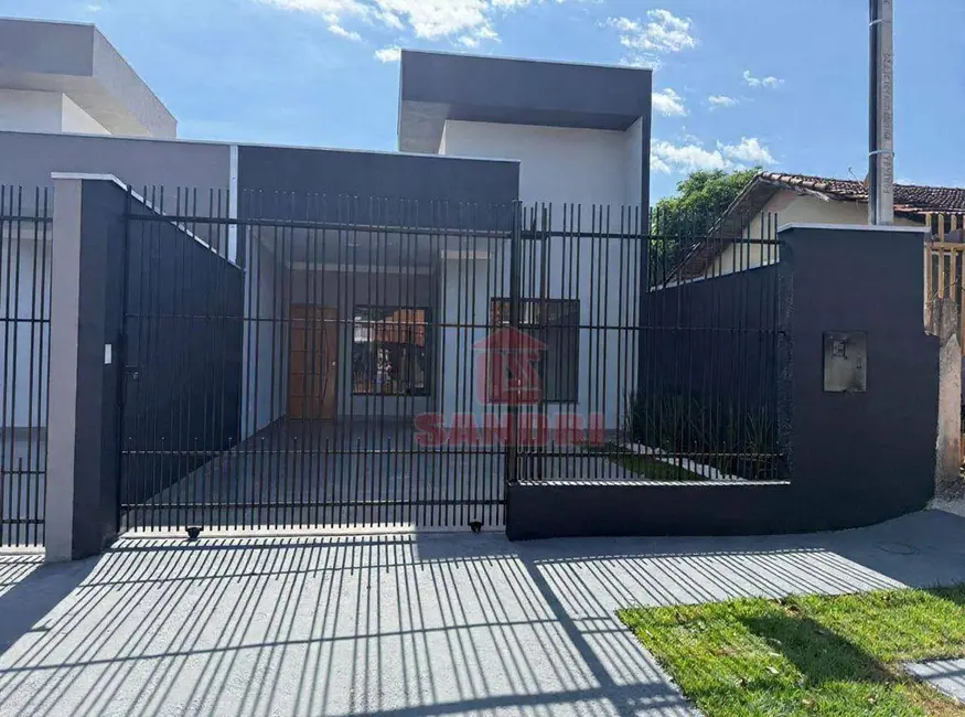 Casa com 3 quartos à venda, 150m2 em Jardim Olímpico, Maringa - PR - imagem 2 Foto 2 de Casa com 3 quartos à venda, 150m2 em Jardim Olímpico, Maringa - PR