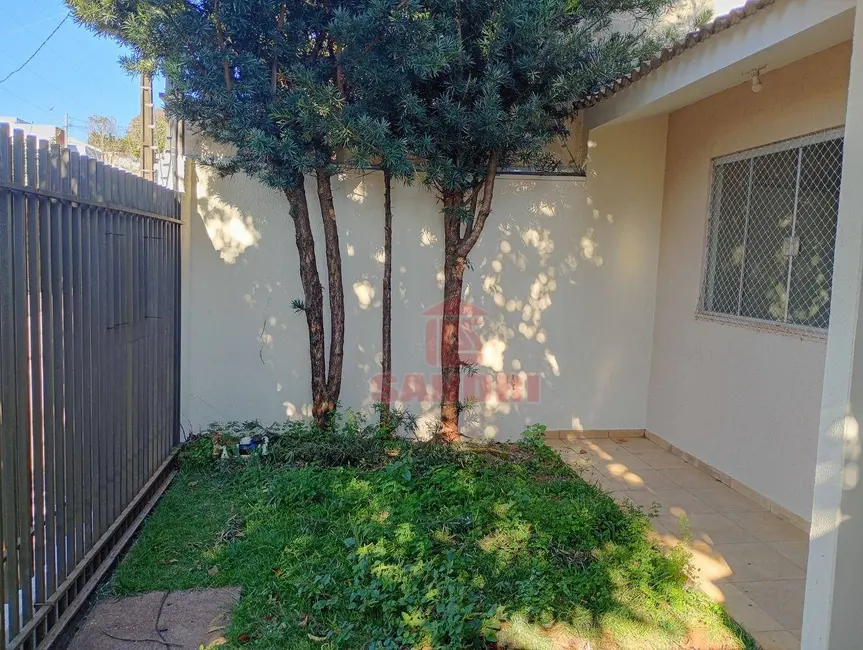 Casa com 3 quartos à venda e para alugar, 150m2 em Parque Residencial Tuiuti, Maringa - PR - imagem 3 Foto 3 de Casa com 3 quartos à venda e para alugar, 150m2 em Parque Residencial Tuiuti, Maringa - PR