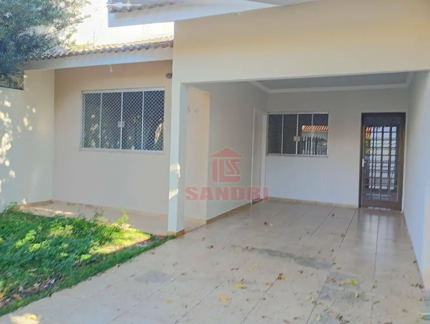 Casa com 3 quartos à venda e para alugar, 150m2 em Parque Residencial Tuiuti, Maringa - PR - imagem 2 Foto 2 de Casa com 3 quartos à venda e para alugar, 150m2 em Parque Residencial Tuiuti, Maringa - PR