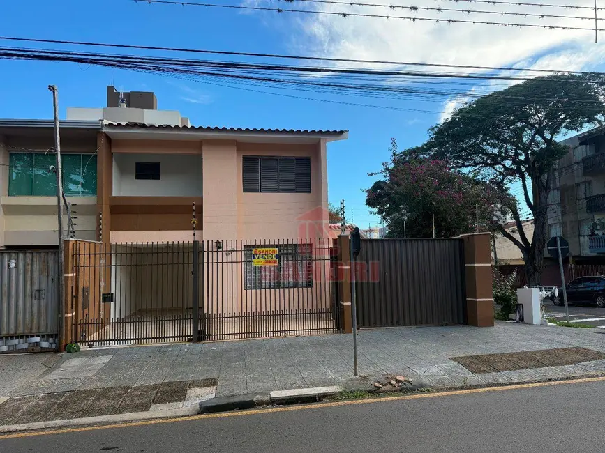 Foto 1 de Sobrado com 3 quartos à venda, 153m2 em Zona 02, Maringa - PR