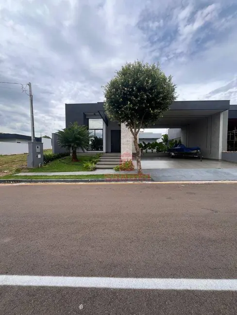 Casa com 4 quartos à venda, 450m2 em Centro, Porto Rico - PR - imagem 2 Foto 2 de Casa com 4 quartos à venda, 450m2 em Centro, Porto Rico - PR