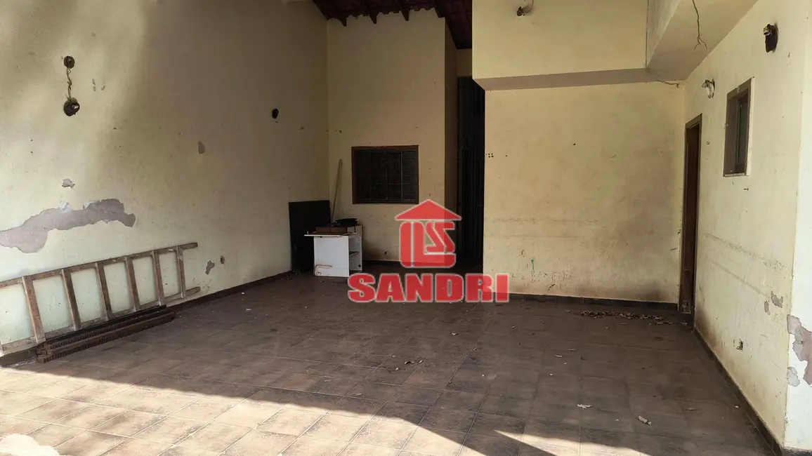 Foto 3 de Sobrado com 4 quartos para alugar, 237m2 em Zona 04, Maringa - PR