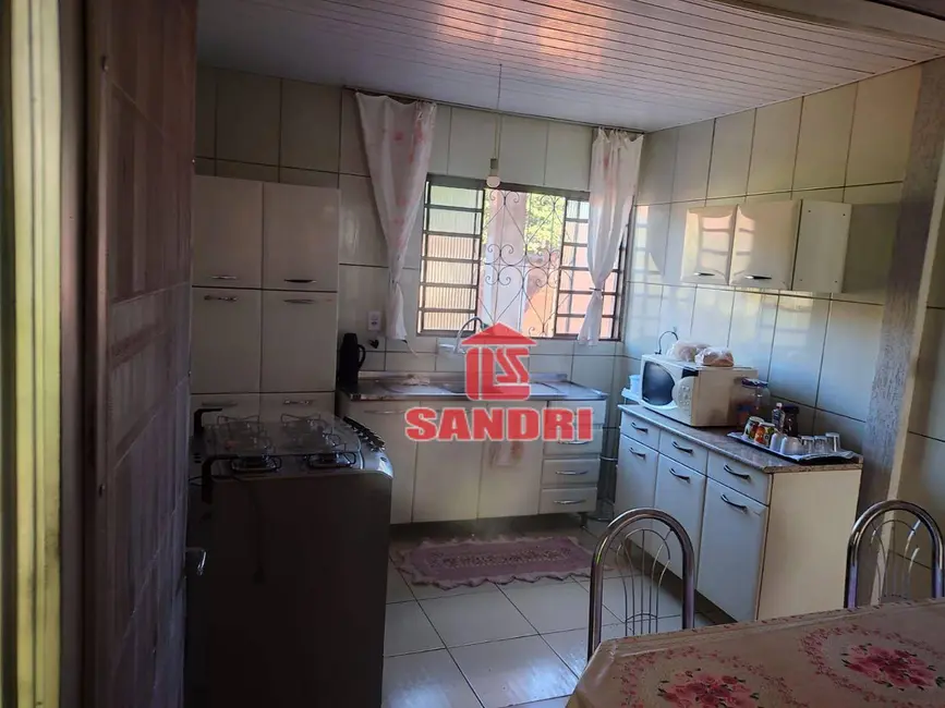 Casa com 3 quartos à venda, 384m2 em Parque Pioneiros, Sarandi - PR - imagem 9 Foto 9 de Casa com 3 quartos à venda, 384m2 em Parque Pioneiros, Sarandi - PR