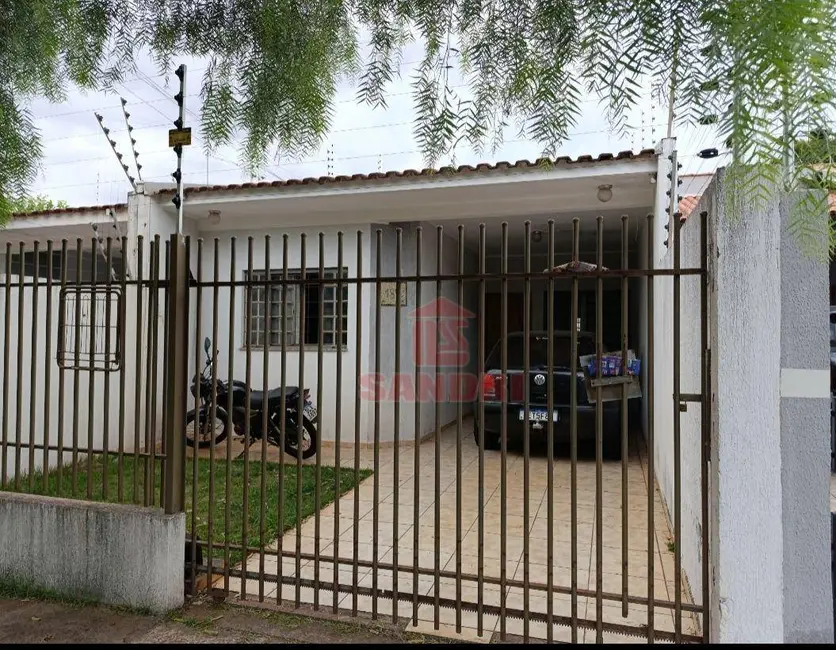 Foto 1 de Casa com 2 quartos à venda, 150m2 em Parque Tarumã, Maringa - PR