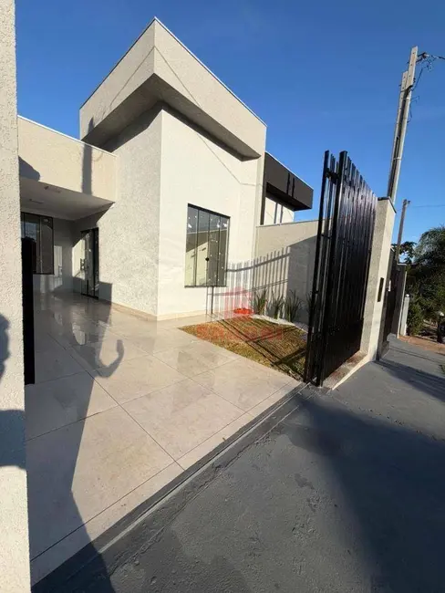 Casa com 3 quartos à venda, 150m2 em Conjunto Habitacional Requião, Maringa - PR - imagem 4 Foto 4 de Casa com 3 quartos à venda, 150m2 em Conjunto Habitacional Requião, Maringa - PR