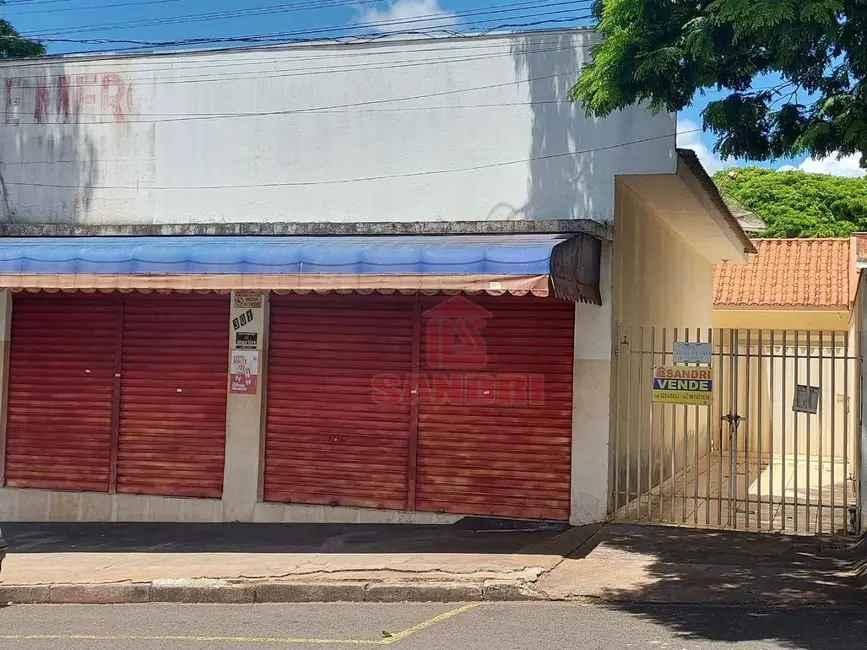 Foto 1 de Casa com 1 quarto à venda, 312m2 em Parque Residencial Aeroporto, Maringa - PR