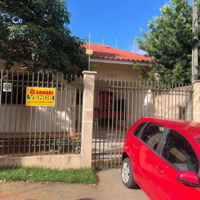 Foto 1 de Casa à venda, 308m2 em Parque Residencial Tuiuti, Maringa - PR