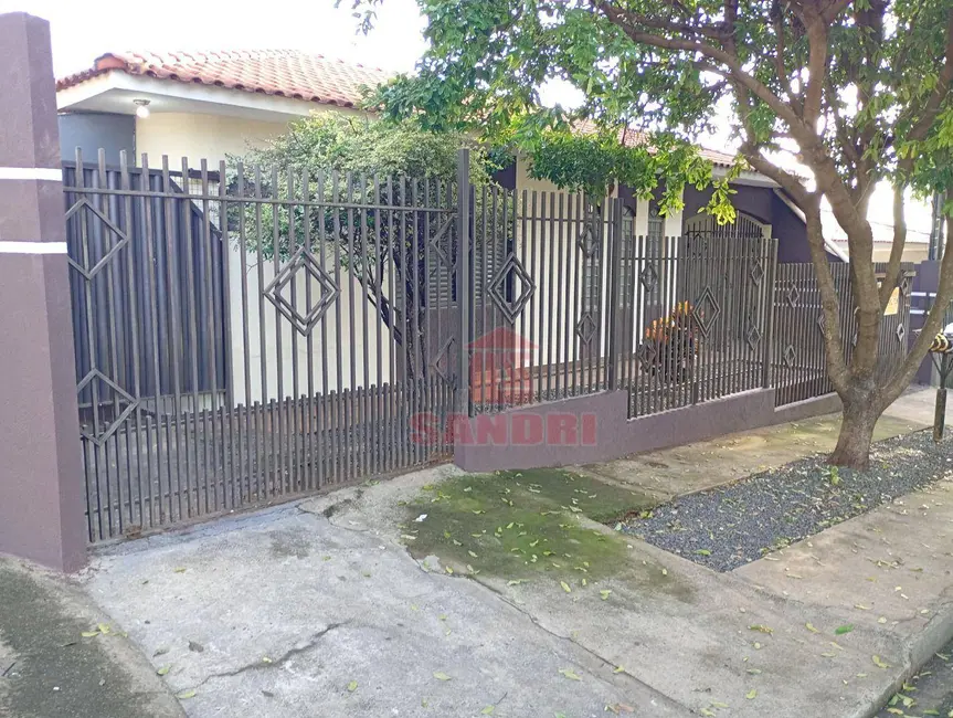 Foto 2 de Casa com 3 quartos para alugar, 185m2 em Jardim Campos Elísios, Maringa - PR