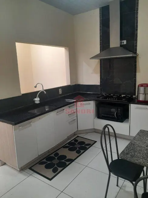 Casa com 3 quartos à venda, 150m2 em Parque Tarumã, Maringa - PR - imagem 2 Foto 2 de Casa com 3 quartos à venda, 150m2 em Parque Tarumã, Maringa - PR