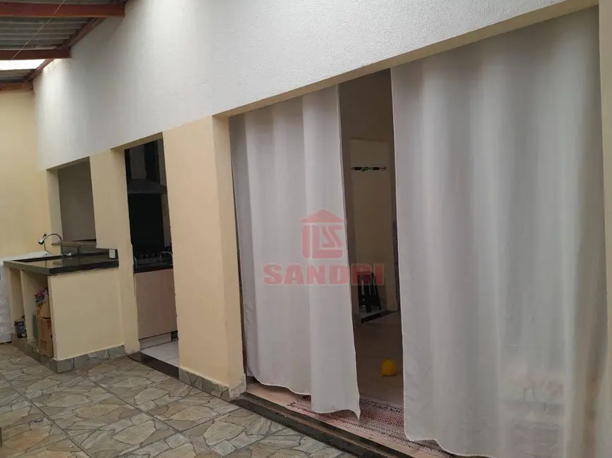 Casa com 3 quartos à venda, 150m2 em Parque Tarumã, Maringa - PR - imagem 4 Foto 4 de Casa com 3 quartos à venda, 150m2 em Parque Tarumã, Maringa - PR
