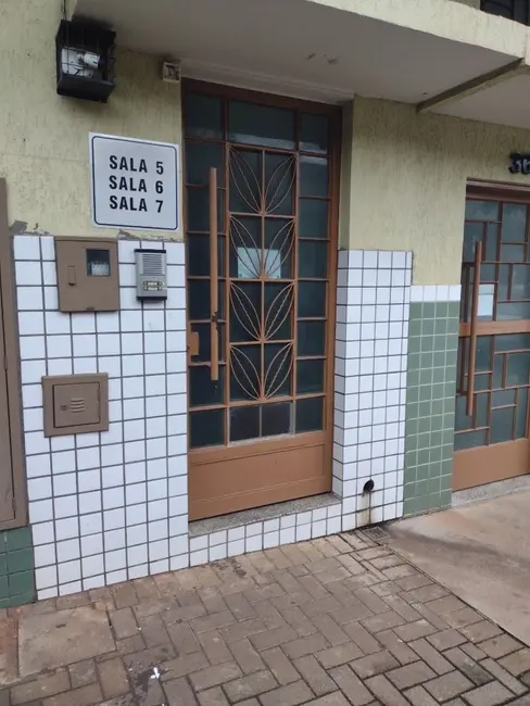Foto 2 de Sala Comercial para alugar, 60m2 em Zona 06, Maringa - PR