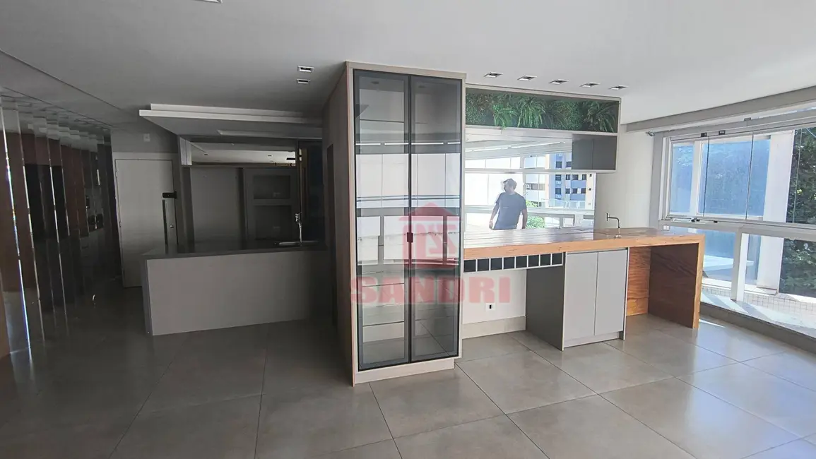 Foto 4 de Apartamento com 3 quartos para alugar, 292m2 em Zona 7, Maringa - PR