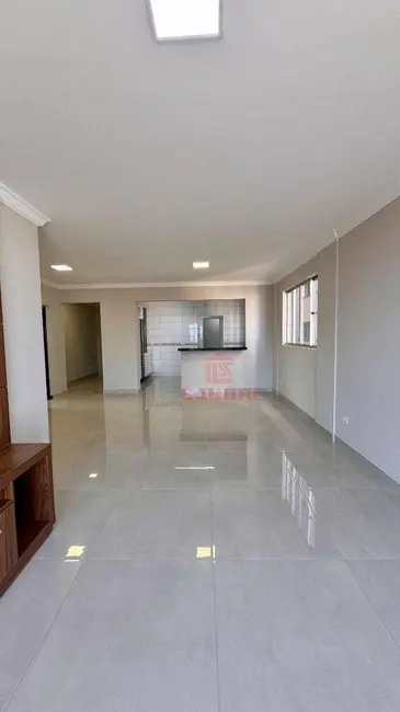 Foto 8 de Apartamento com 3 quartos à venda em Zona 07, Maringa - PR