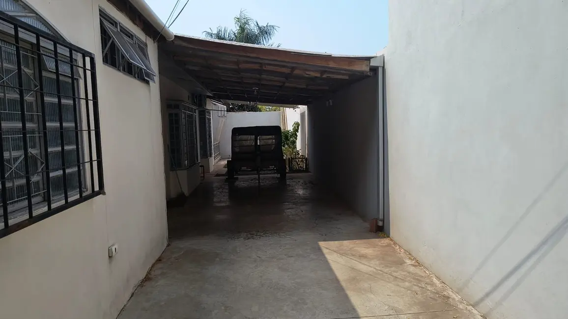 Foto 3 de Casa com 2 quartos para alugar, 207m2 em Conjunto Habitacional Sol Nascente, Maringa - PR